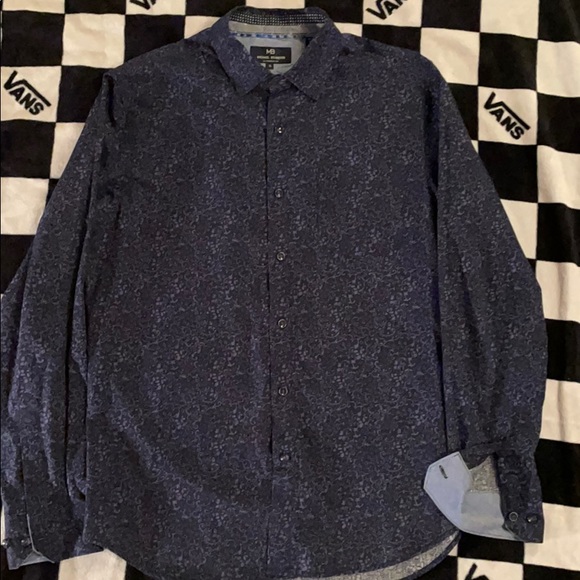 Button up - Picture 1 of 4